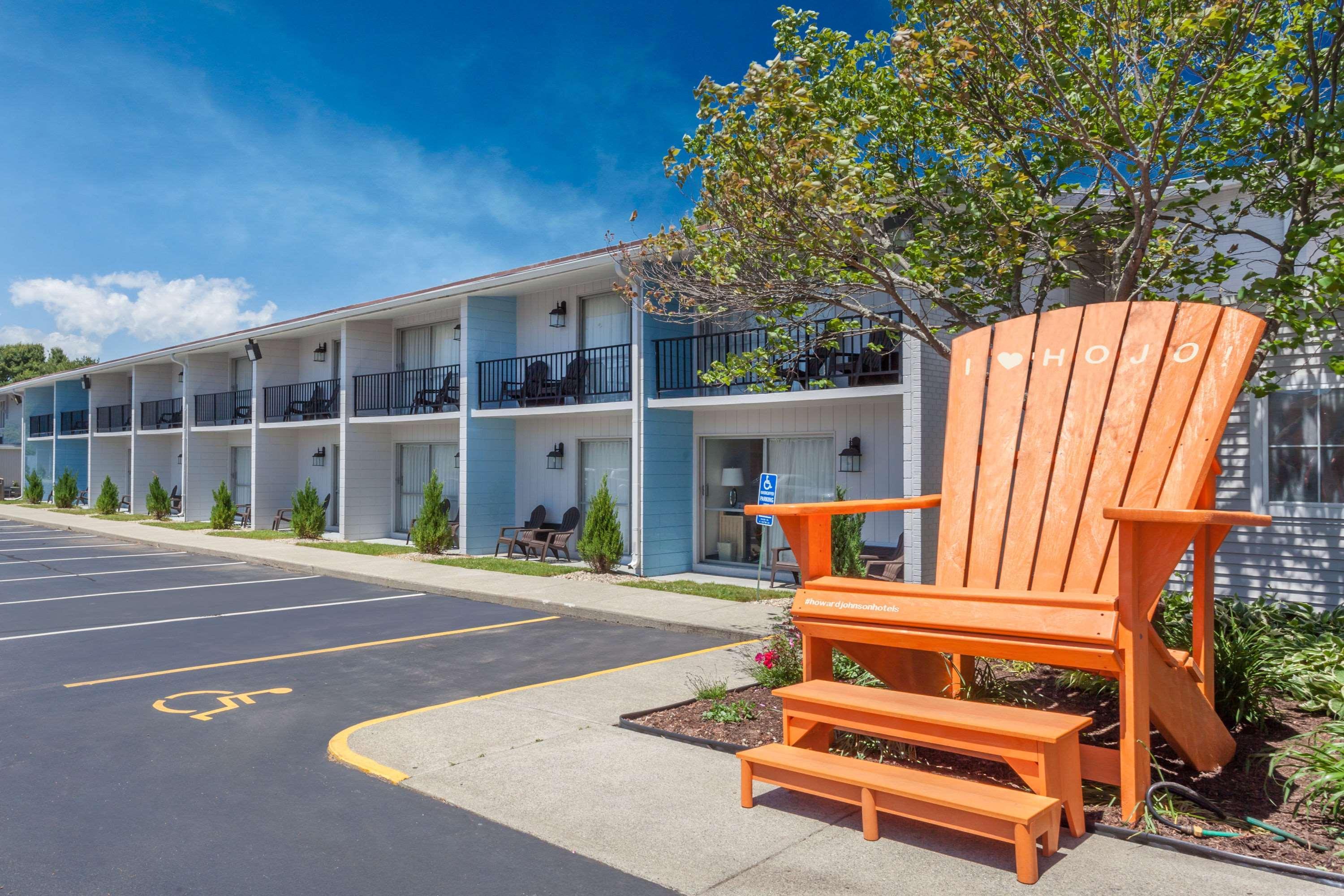 Howard Johnson By Wyndham Mystic Exteriör bild